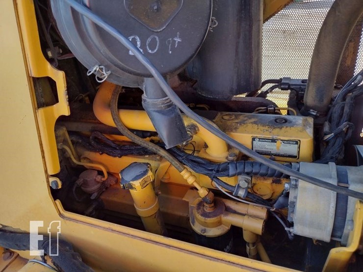 2004-deere-700h-image-36