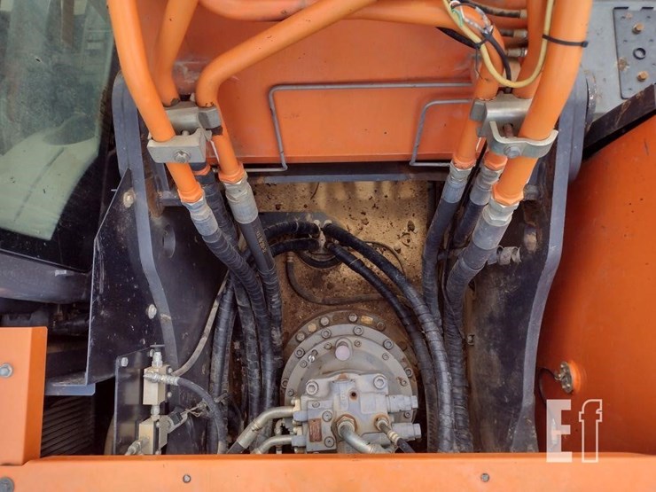 hitachi-zx350lc-6n-image-45