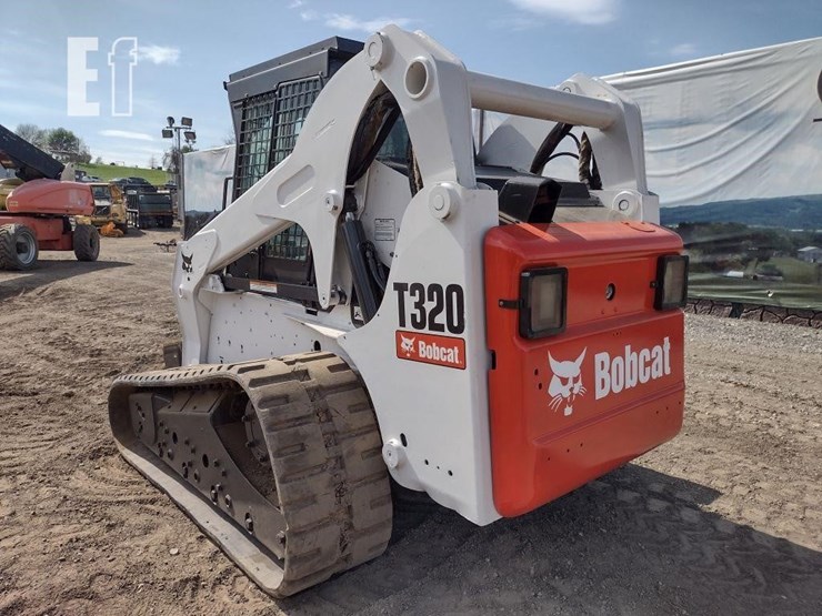 2009-bobcat-t320-image-32