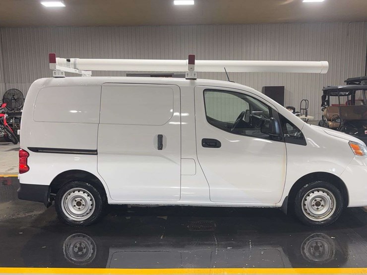 2021-nissan-nv200-image-6