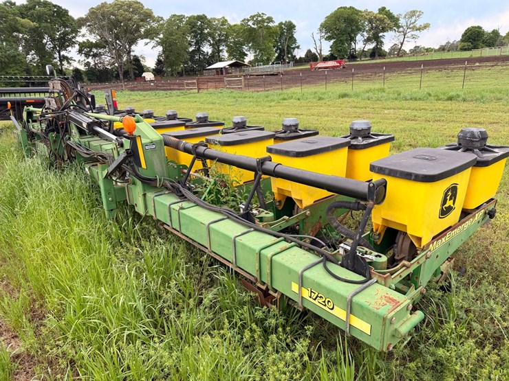 john-deere-12-image-3