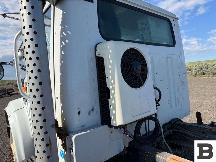 1998-international-f-4900-cab-&-chassis-truck-image-15