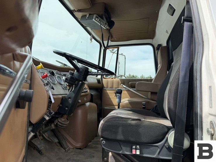 1996-ford-la9000-image-40