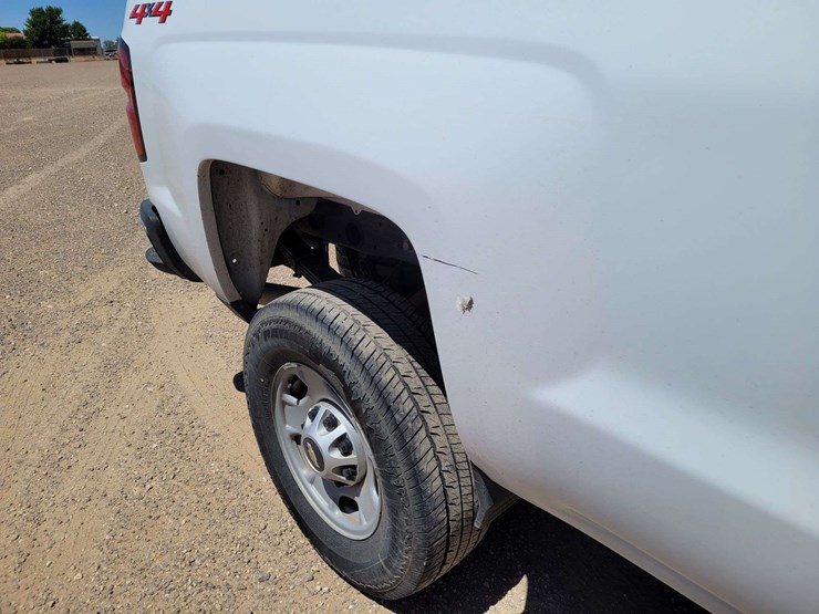 2019-chevrolet-silverado-2500-w/t-image-4