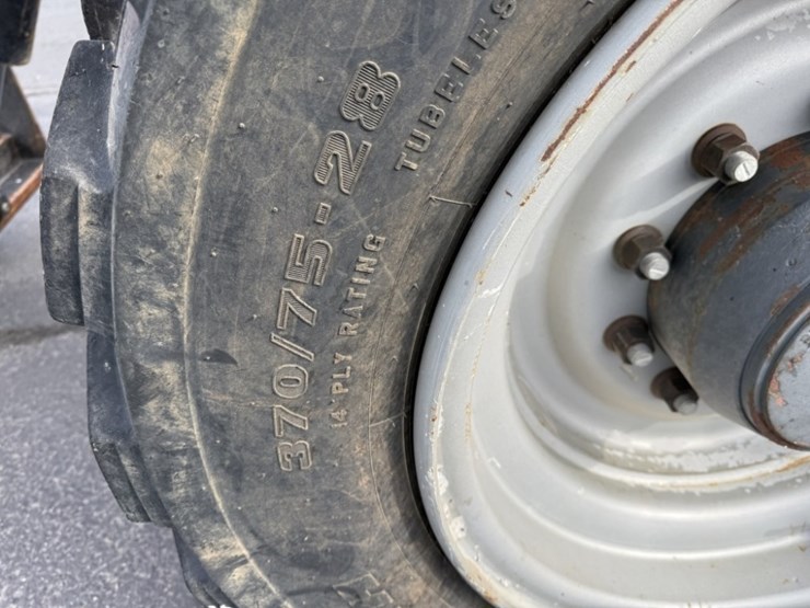 2015-sky-trak-6042-image-15