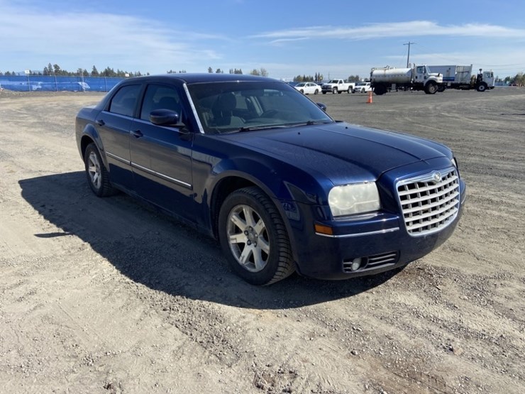 2006-chrysler-300-sedan-image-7
