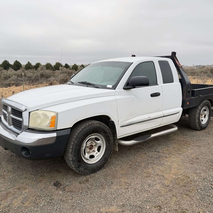 2005 DODGE DAKOTA