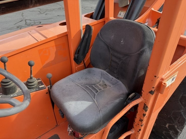 2015-sky-trak-8042-image-24