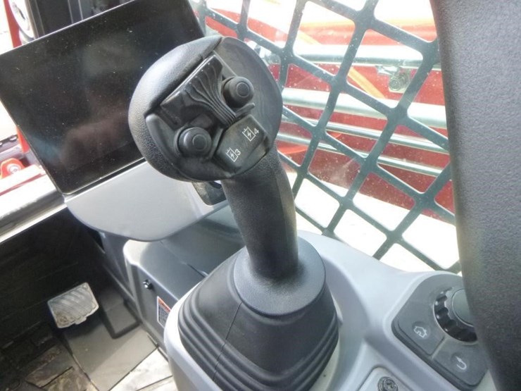 2024-kubota-svl75-3-image-25