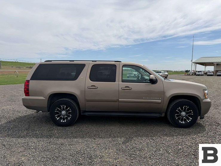 2007-chevrolet-suburban-1500-image-6