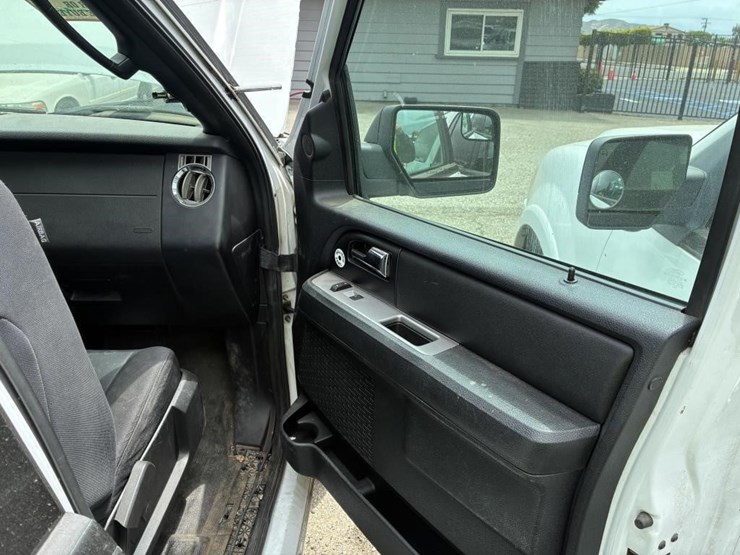 2017-ford-expedition-image-14
