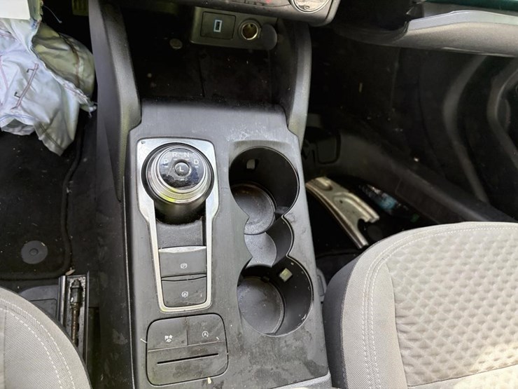 2020-ford-escape-se-image-23