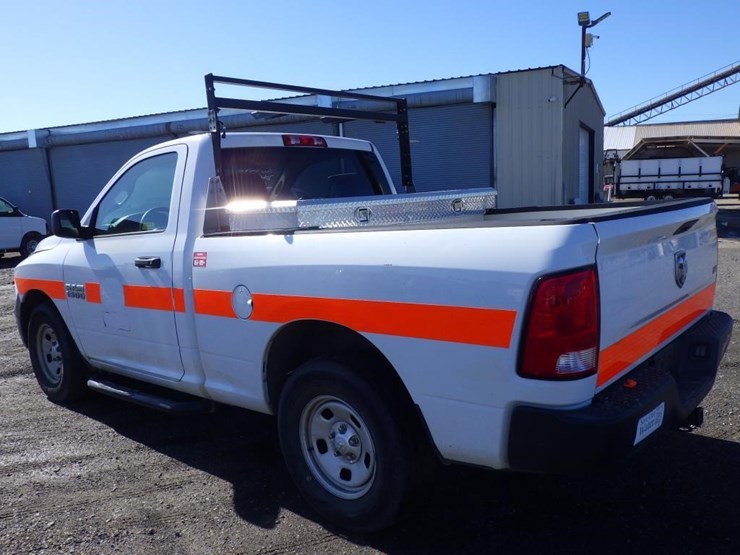 2015-dodge-1500-image-4