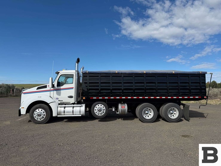 2017-kenworth-t880-image-2