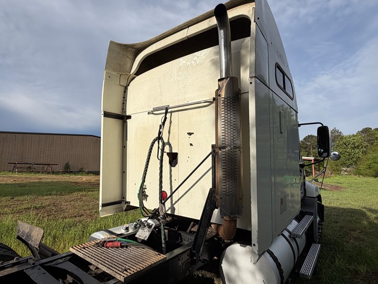 #502-•-#502-•-2005-mack-cxn613-truck---2005-mack-road-tractor-w/-sleeper-image-10