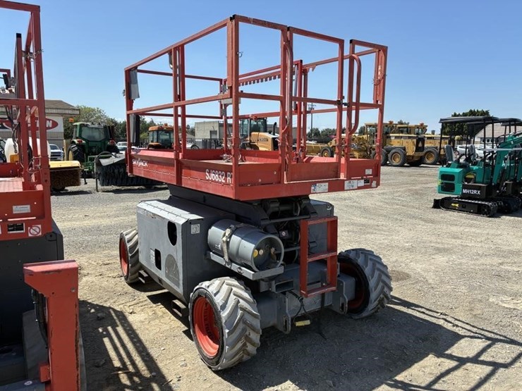 2014-skyjack-sj6832rt-image-2