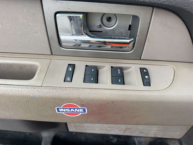 2010-ford-f150-xlt-image-32