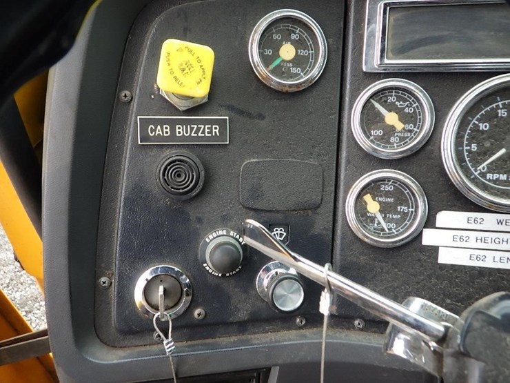 1995-ford-l9000-image-52