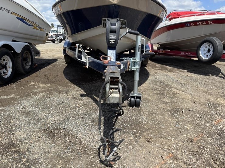 2001-unknown-trailer-image-38