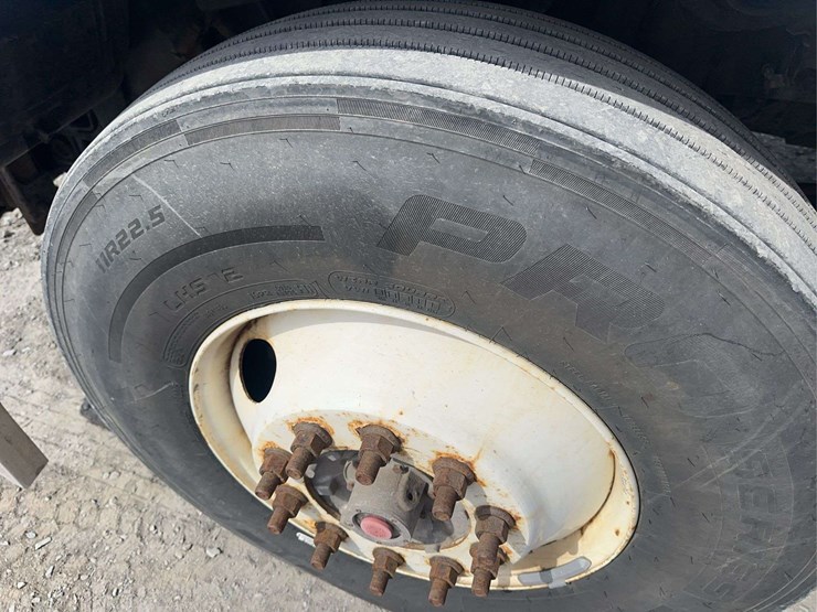 2018-peterbilt-579-image-9