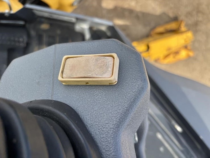 2019-deere-310l-ep-image-45