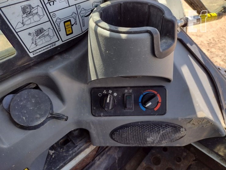 2021-bobcat-t595-image-10