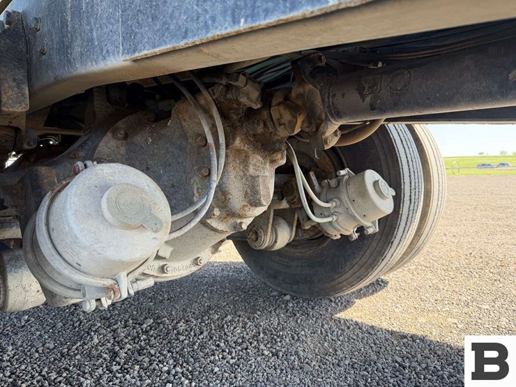 1979-ford-800-image-27