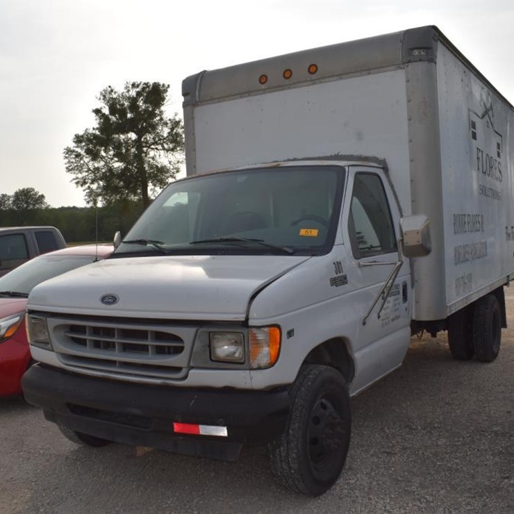 2002 FORD E350
