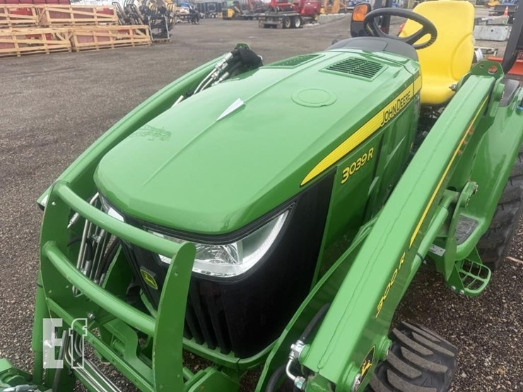 2020-john-deere-3039r-image-8