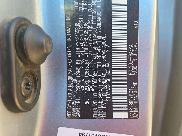 2006-toyota-sienna-le-wagon-4d-image-18