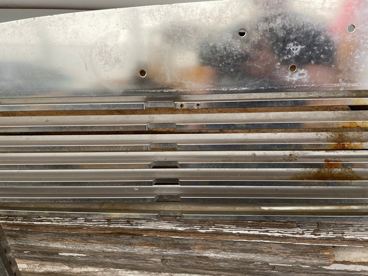 #10386-•-freightliner-grill-surround-image-5
