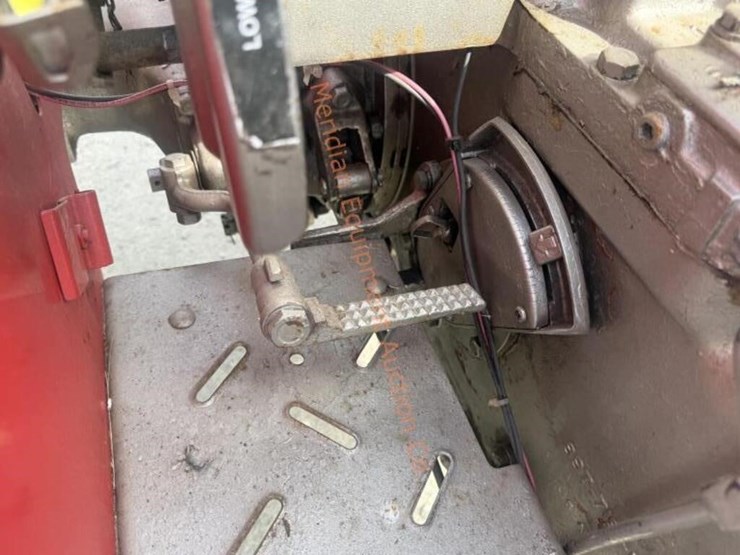 massey-ferguson-175-image-27