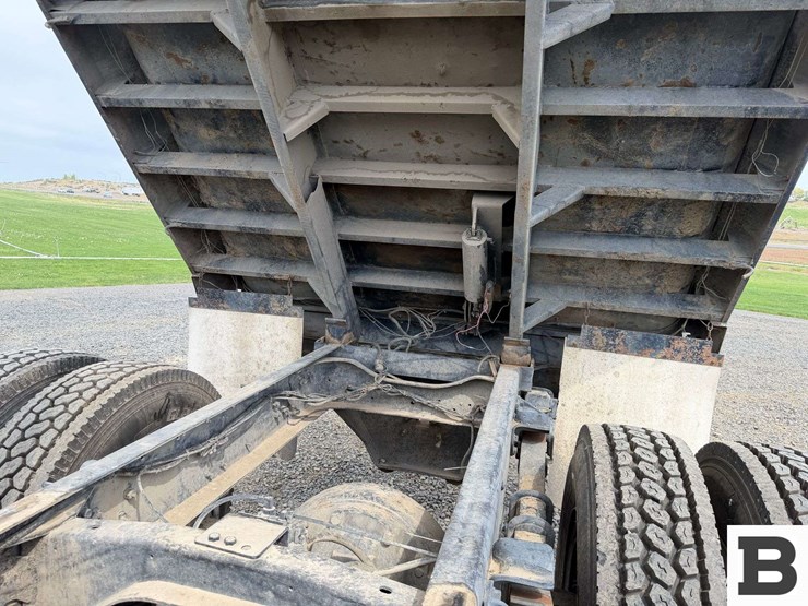 1996-ford-la9000-image-54