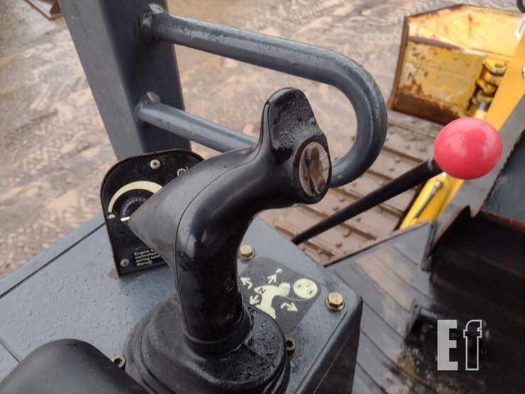 2013-deere-450j-image-8