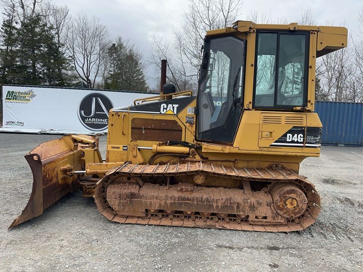 2004-caterpillar-d4g-xl-image-8