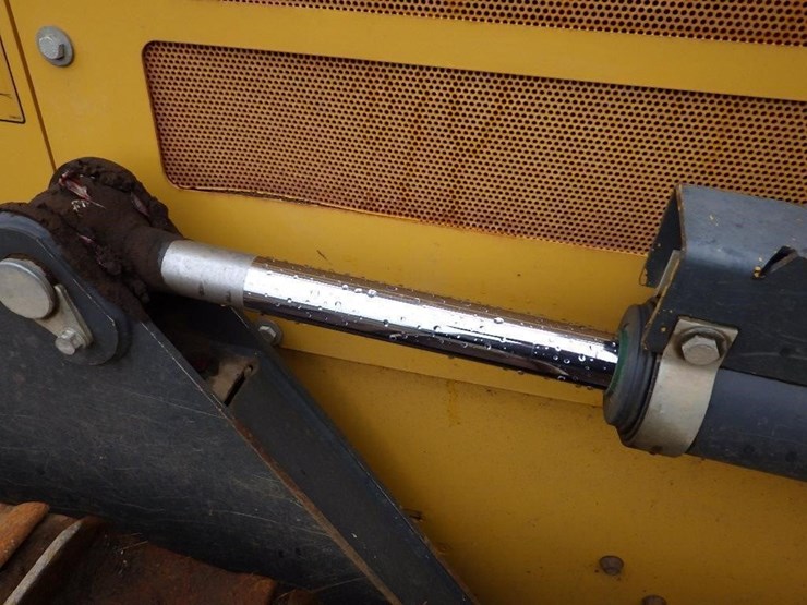 2016-deere-650k-image-10