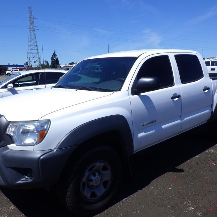 2015 TOYOTA TACOMA