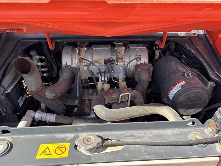 2021-kubota-svl75-2-image-32