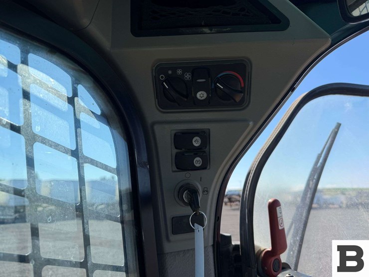 2017-caterpillar-299d2-image-48