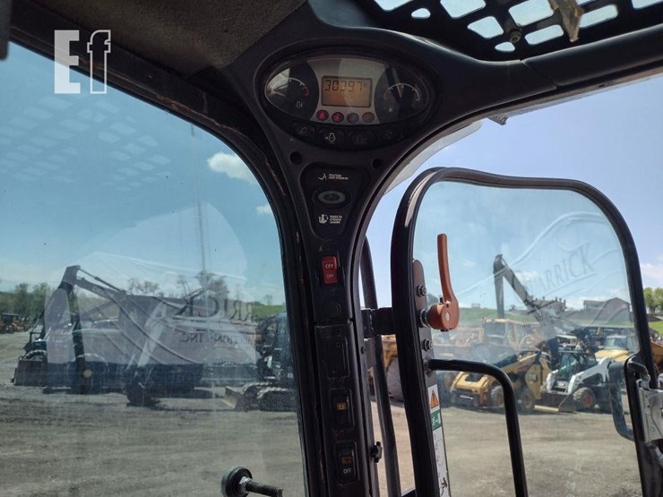 2013-bobcat-t770-image-7