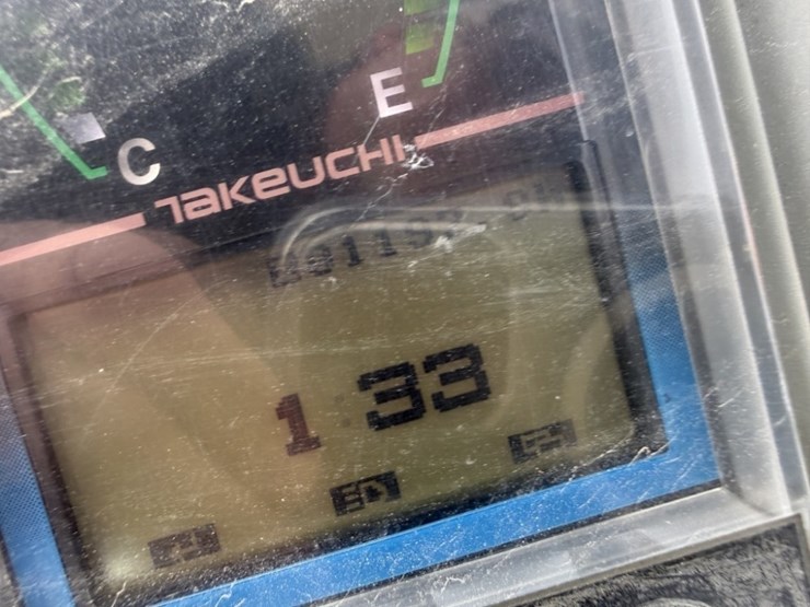 2017-takeuchi-tb216-image-37