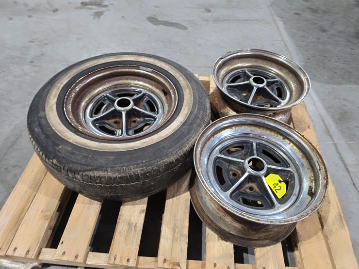 #42-•-(3)-buick-5-bolt-rims-image-2