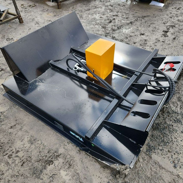 FUTURE FT-BC63 Skid Steer Articulated Brush Cutter