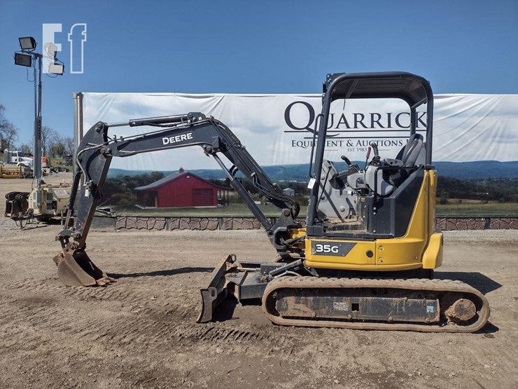 2022-deere-35g-image-1