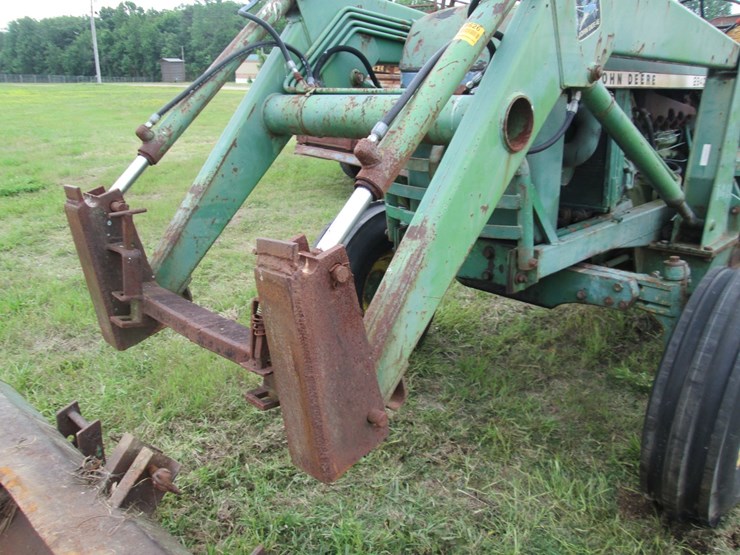 1982-john-deere-2840-image-31