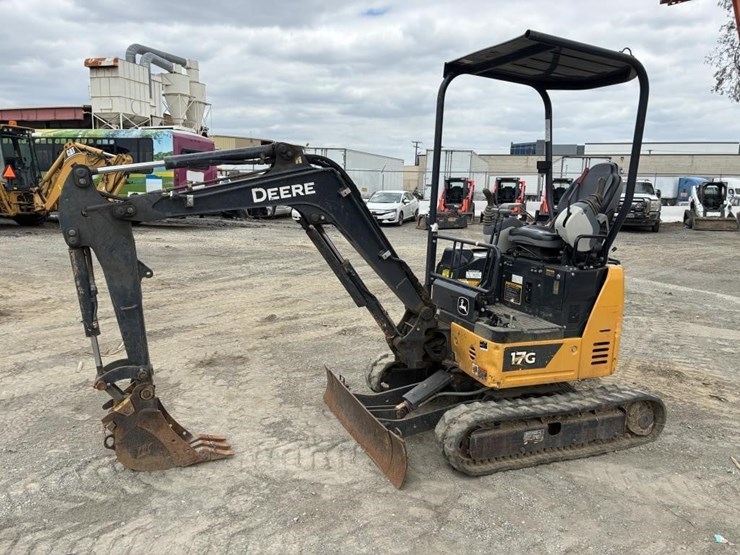2023-deere-17g-image-1
