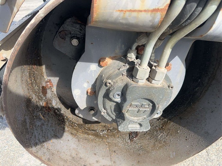 2016-dynapac-cc900g-image-12