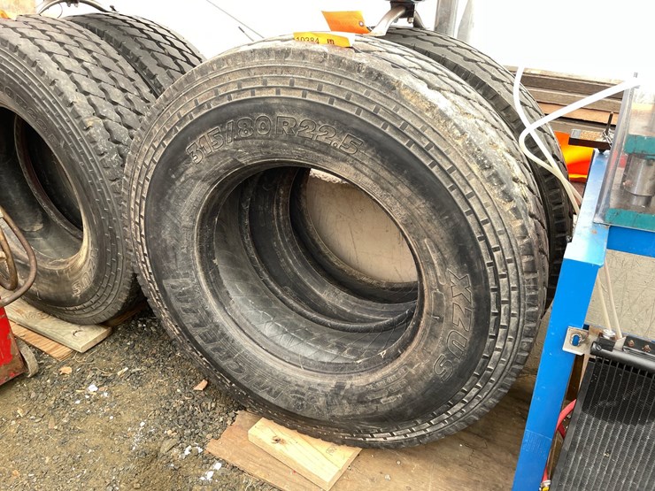 #10384-•-(2)-michelin-315/80r22.5-tires-image-1