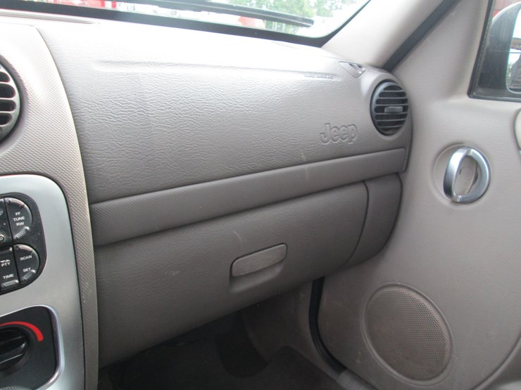 2003-jeep-liberty-image-33