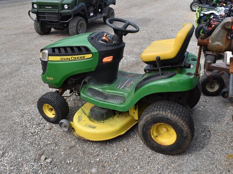 john-deere-d105-image-3